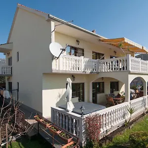 https://apartments-corana.splithotels.org