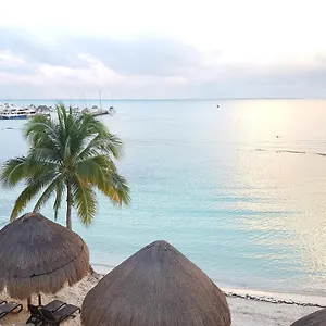 https://suite-frente-al-mar.quintano-roohotels.com
